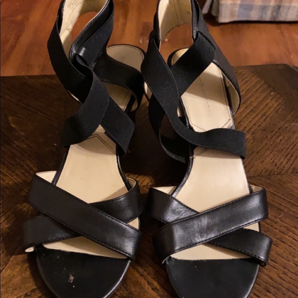 Black cross up wedges size 8